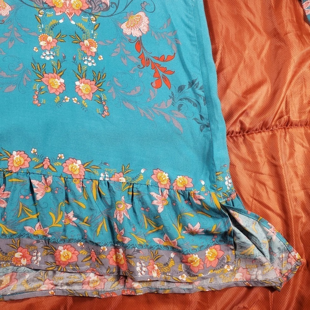 NWT Suzanne‎ Betro Signature Ruffle Hem Bell Sleeve Tunic Medium Floral $94 MSRP - Picture 8 of 13